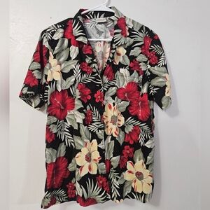 ERIKA Floral Short Sleeve Button Up Shirt!